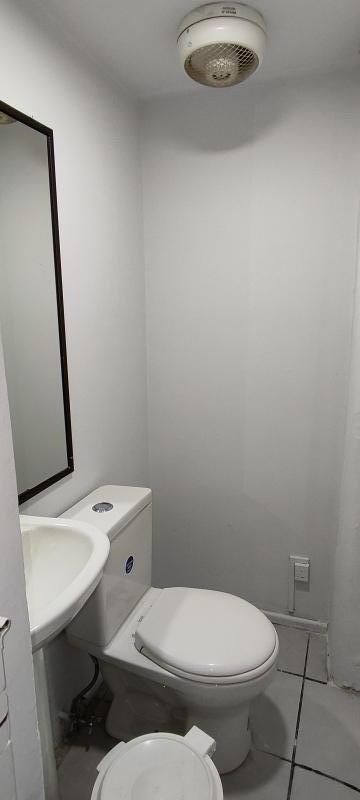 Céntrica Oficina 100 m2 con 2 baños / 1 Privado / cocina