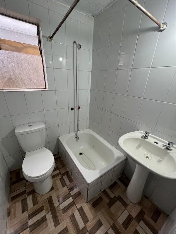 Arrendamos Casa de 2 Dormitorios 1 Baño Sector Sur Poniente