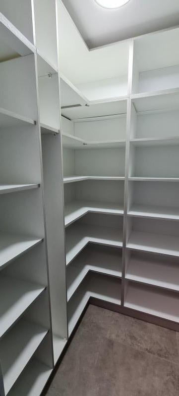 Centrica Propiedad, Dos Pisos, Impecable y Remodelada