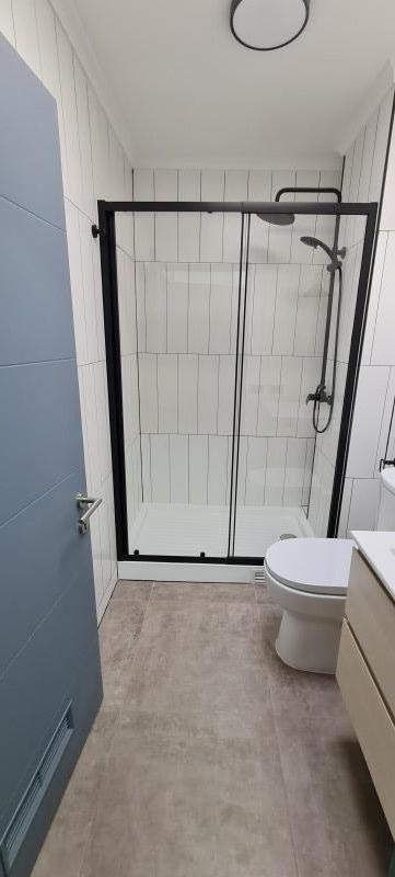 Centrica Propiedad, Dos Pisos, Impecable y Remodelada