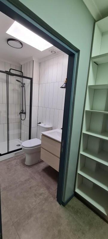 Centrica Propiedad, Dos Pisos, Impecable y Remodelada