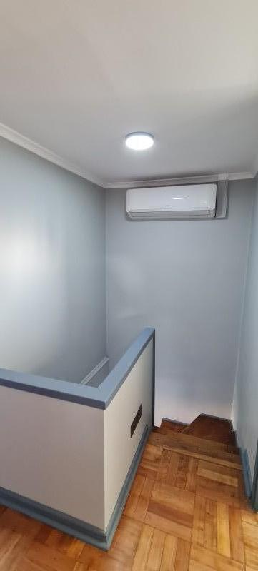 Centrica Propiedad, Dos Pisos, Impecable y Remodelada