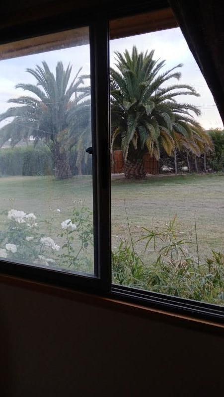 Gran Cabaña Con Piscina, Terraza y Muchos Árboles y Pájaros