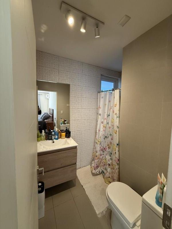 Excelente Ubicacion, Casa Remodelada Villa el Portal
