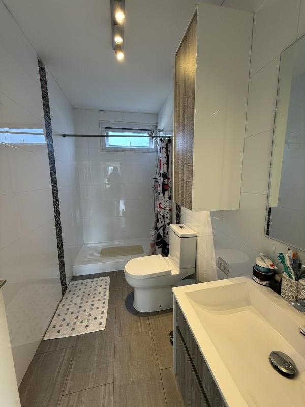 Excelente Ubicacion, Casa Remodelada Villa el Portal