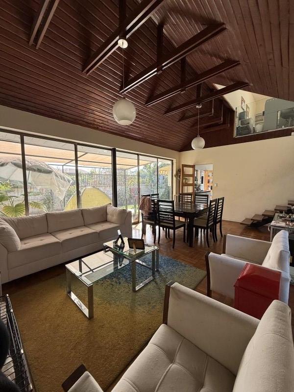 Excelente Ubicacion, Casa Remodelada Villa el Portal