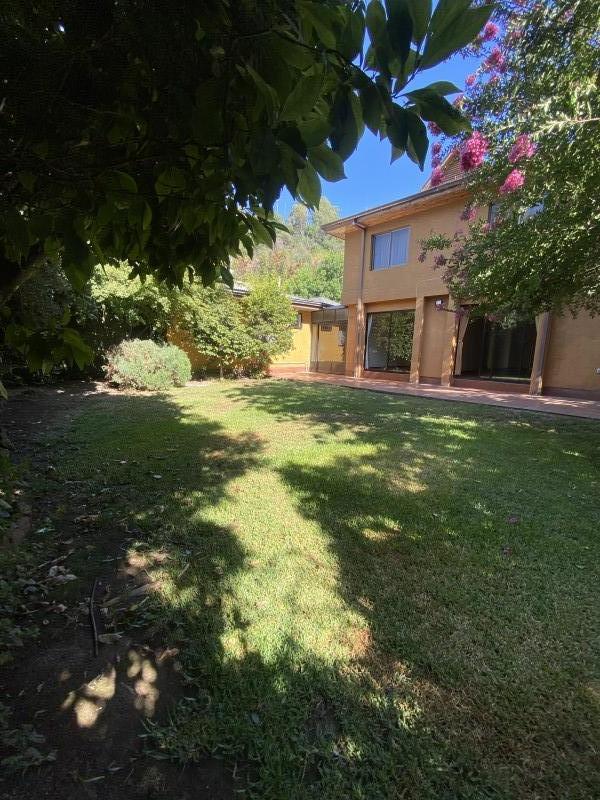 Arrendamos‼️ Excelente Casa en Avenida España Curico📍