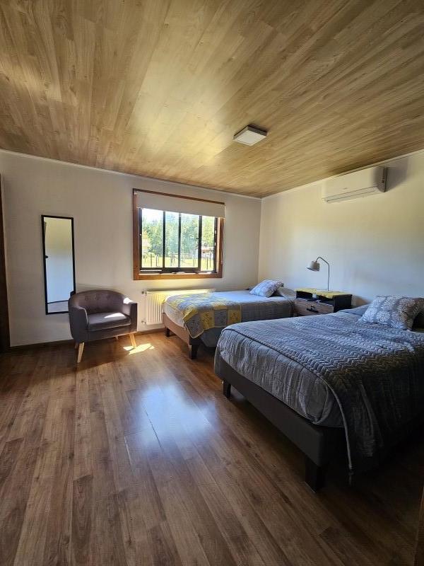 Casa en Parcela Con Acceso Privado, Piscina, Leñera, Cabaña