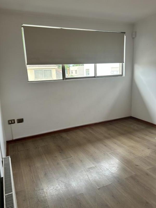 Arrendo O Vendo Casa Dos Pisos Estilo Mediterráneo Amplios E