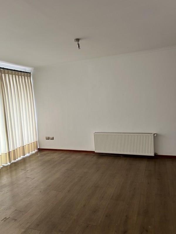 Arrendo O Vendo Casa Dos Pisos Estilo Mediterráneo Amplios E