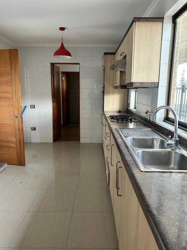 Arrendo O Vendo Casa Dos Pisos Estilo Mediterráneo Amplios E
