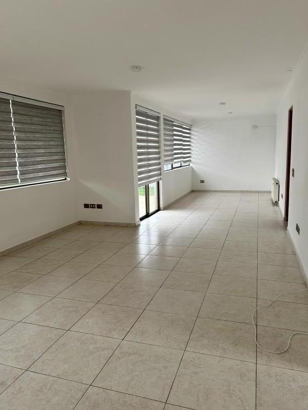 Arrendo O Vendo Casa Dos Pisos Estilo Mediterráneo Amplios E