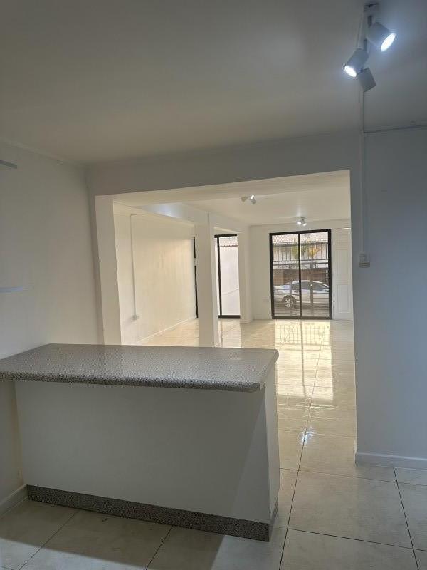 Hermosa Casa Remodelada