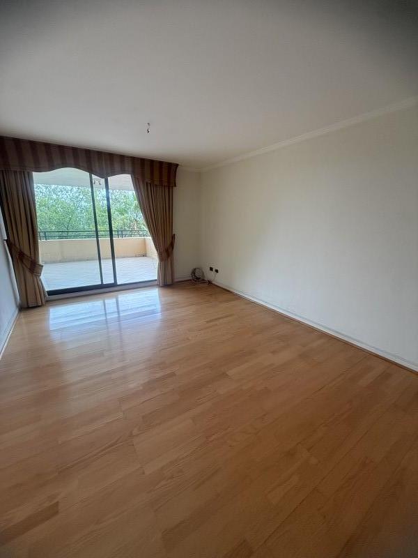 Exclusivo Departamento en Edificio Reyes de España – Av. Esp