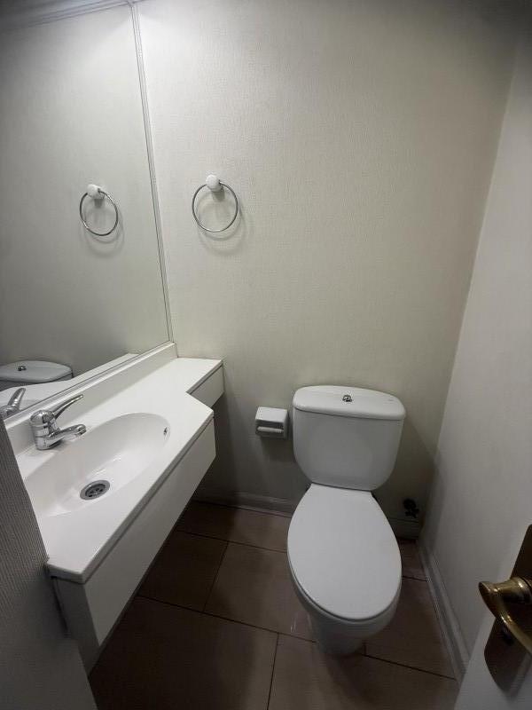 Exclusivo Departamento en Edificio Reyes de España – Av. Esp