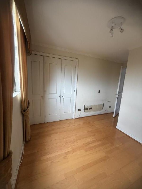 Exclusivo Departamento en Edificio Reyes de España – Av. Esp