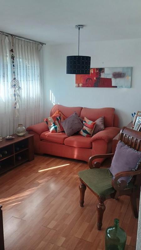 Se Vende Amplio Departamento en Gran Avenida!!!