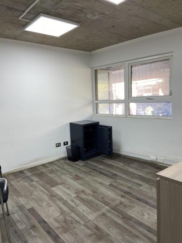 Arriendo Oficina Amplia y Funcional – Excelente Ubicación