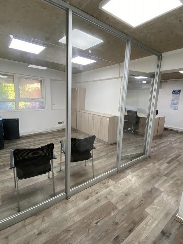Arriendo Oficina Amplia y Funcional – Excelente Ubicación