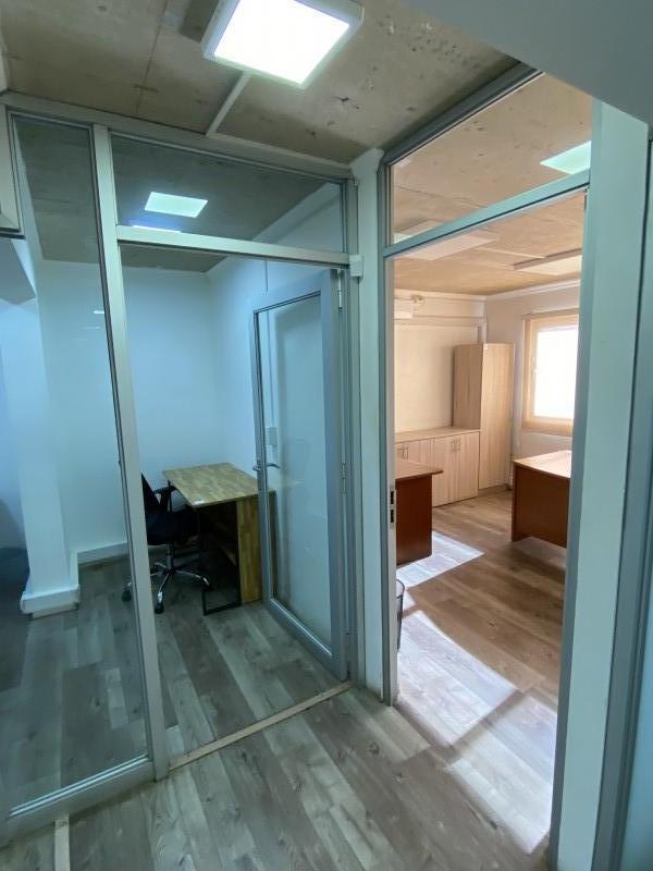 Arriendo Oficina Amplia y Funcional – Excelente Ubicación