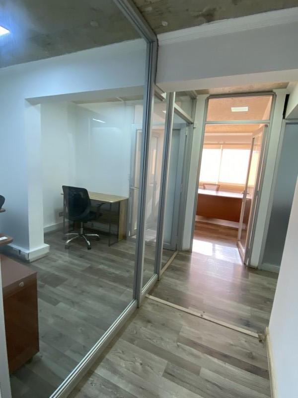 Arriendo Oficina Amplia y Funcional – Excelente Ubicación
