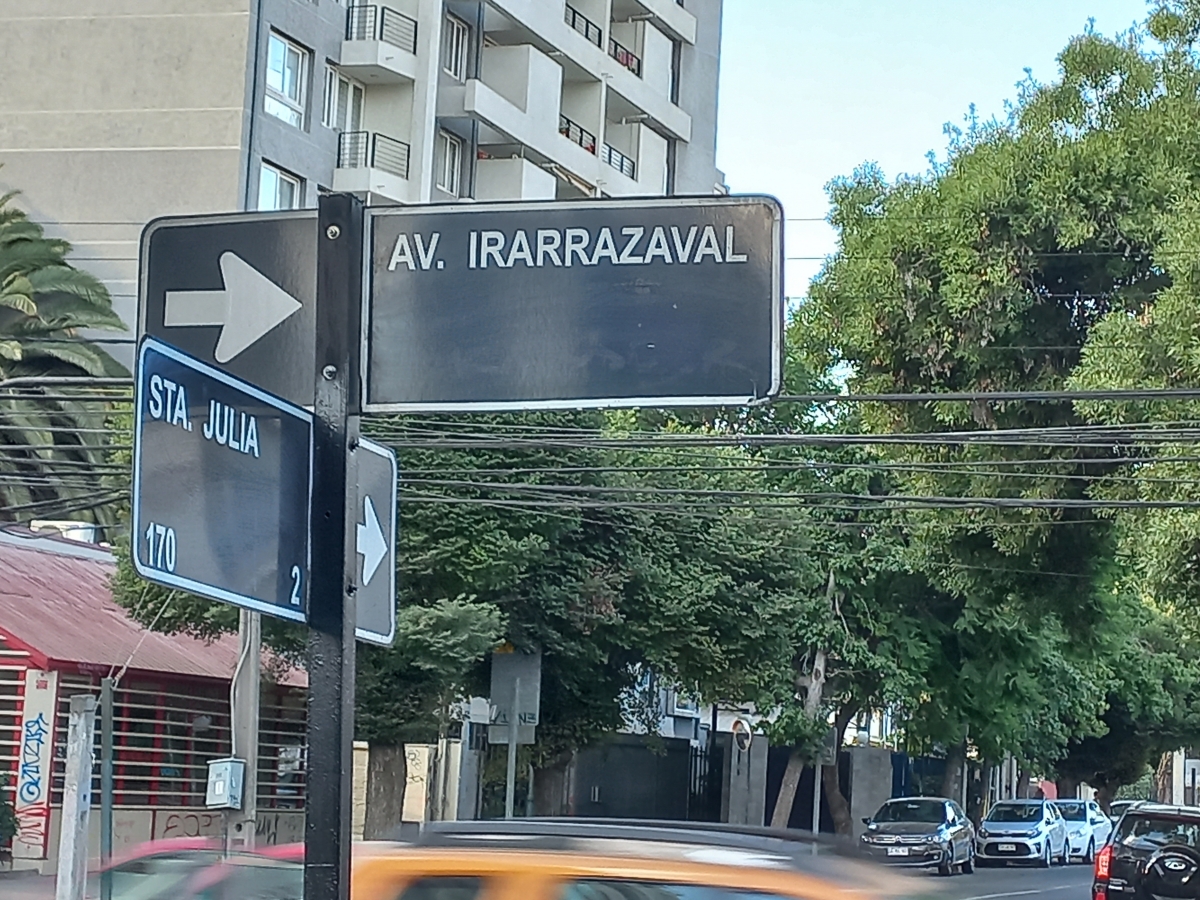 Arriendo Oficina con estacionamiento a pasos de Irarrazaval