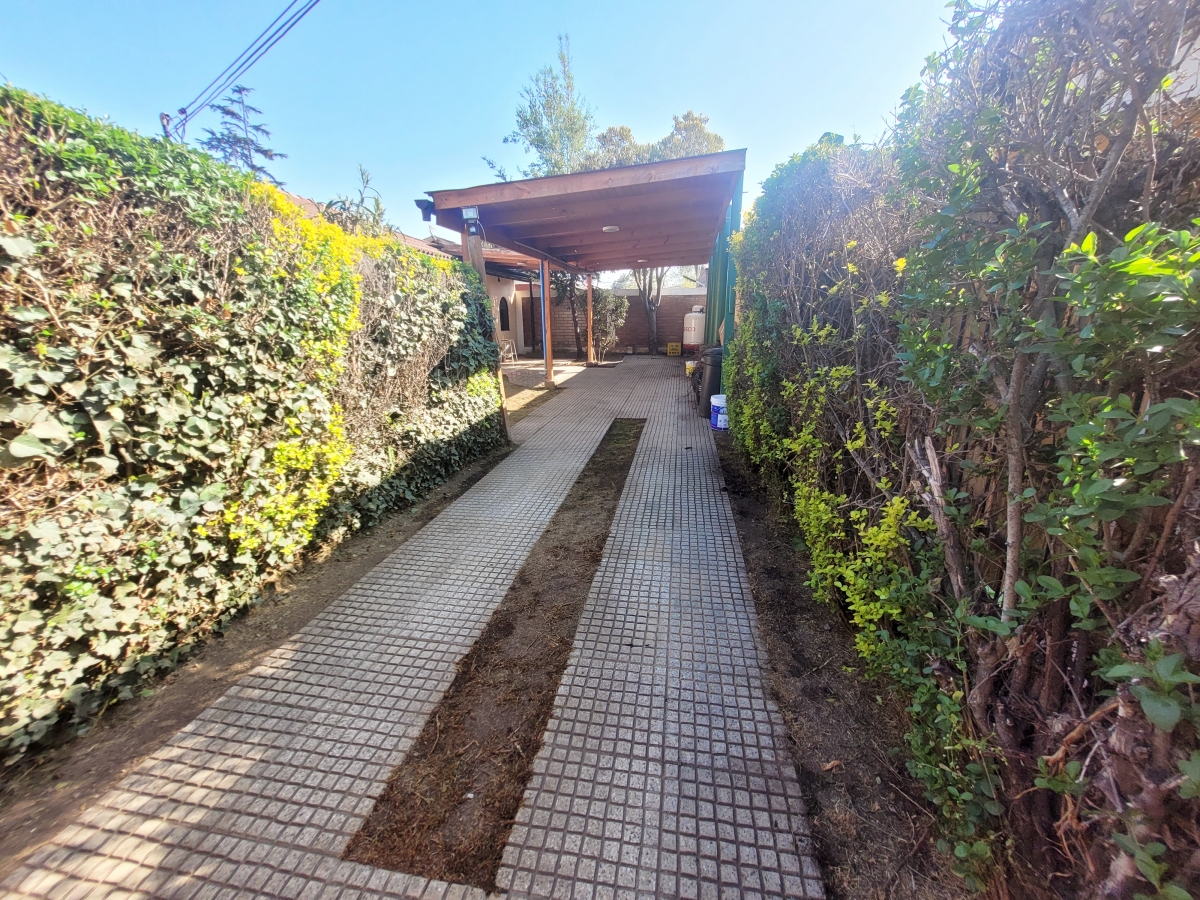 Se vende hermosa casa en microbarrio en Peñalolén