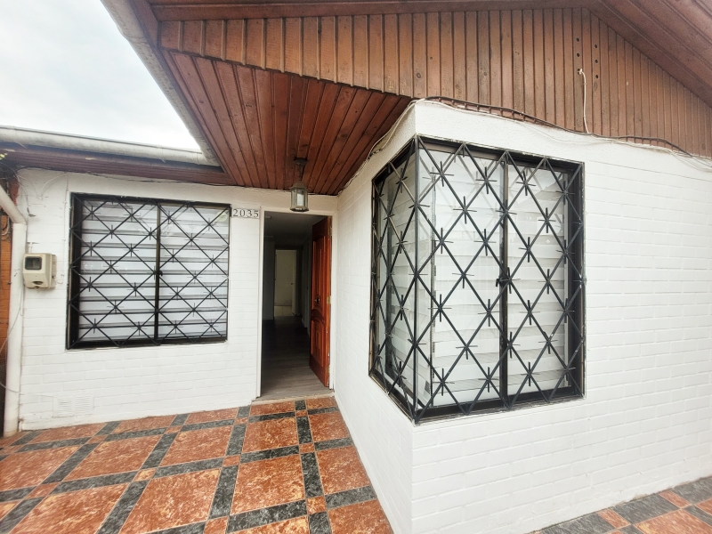 Se vende casa en Pasaje cerrado en Villa Pehuén II, Maipú