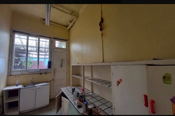 Linda Casa Antigua Valparaiso, 11 Dormitorios, 2 Baños.