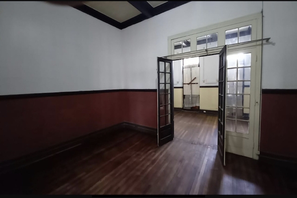 Linda Casa Antigua Valparaiso, 11 Dormitorios, 2 Baños.