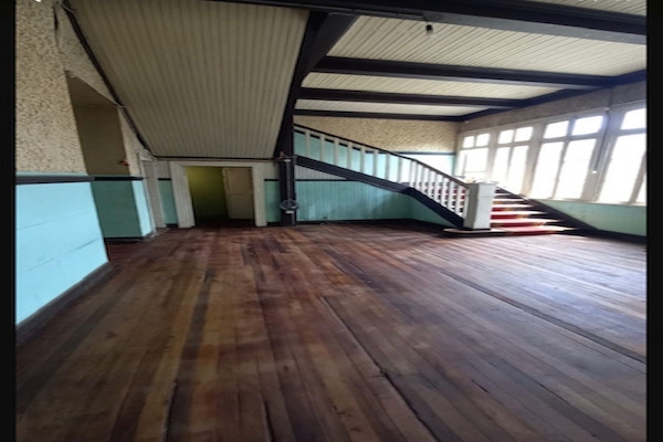 Linda Casa Antigua Valparaiso, 11 Dormitorios, 2 Baños.