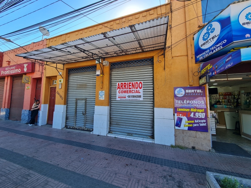 Amplio local comercial dos cortinas en excelente ubicación