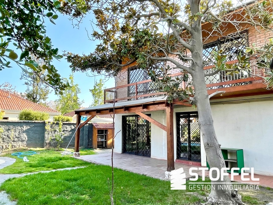 HERMOSA CASA ESTILO COLONIAL EN   DE ÑUÑOA