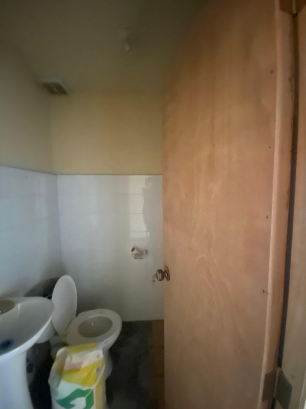 Se Arrienda Locales A Pasos del Terminal