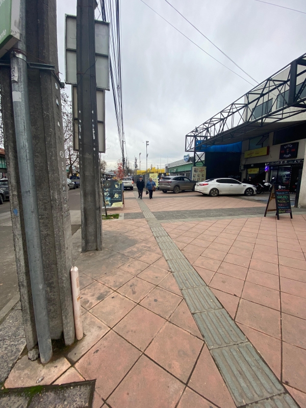 Se Arrienda Locales A Pasos del Terminal