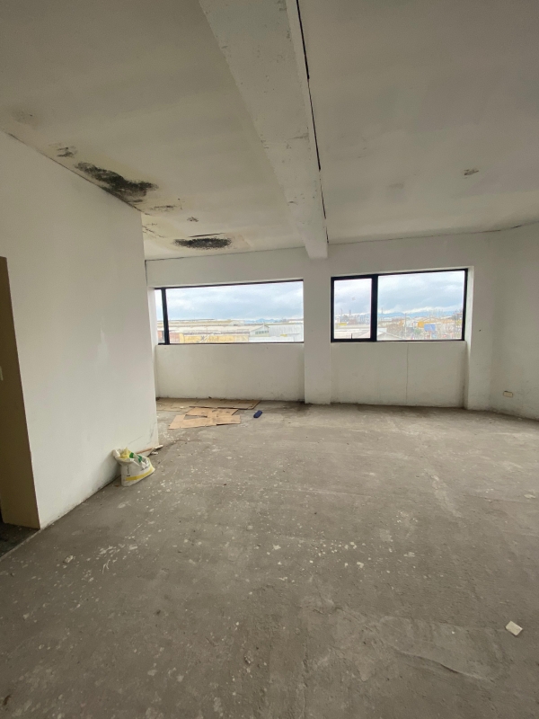 Se Arrienda Locales A Pasos del Terminal