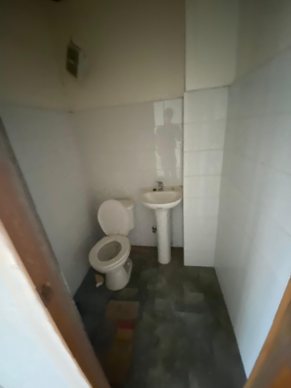 Se Arrienda Locales A Pasos del Terminal