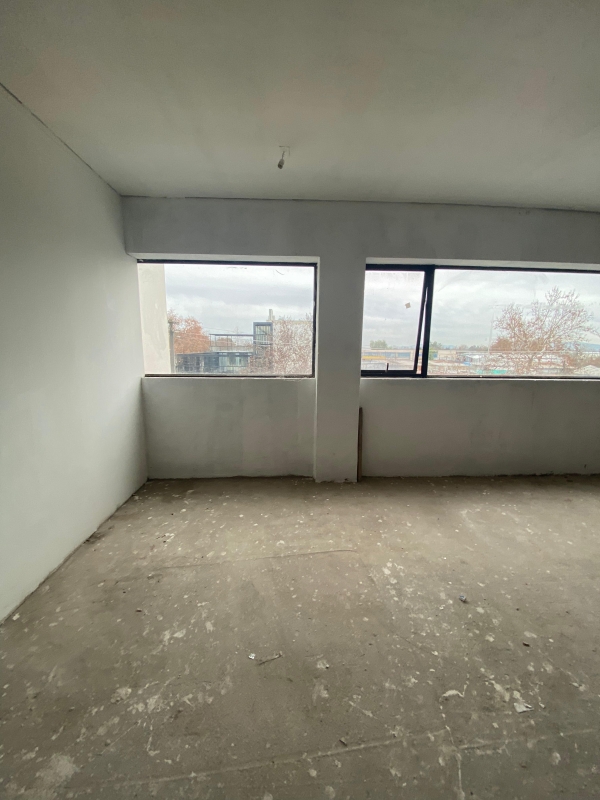 Se Arrienda Locales A Pasos del Terminal