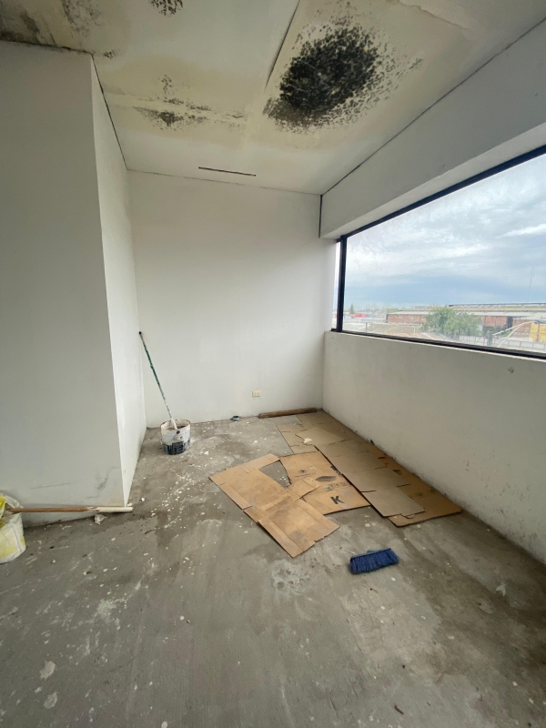 Se Arrienda Locales A Pasos del Terminal