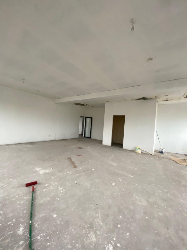 Se Arrienda Locales A Pasos del Terminal