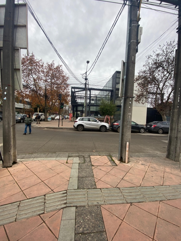 Se Arrienda Locales A Pasos del Terminal