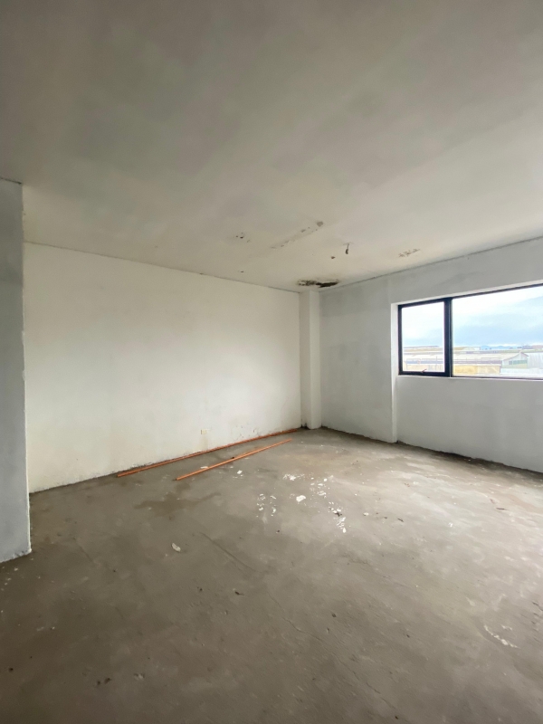 Se Arrienda Locales A Pasos del Terminal