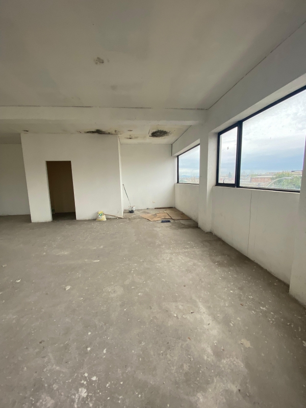 Se Arrienda Locales A Pasos del Terminal