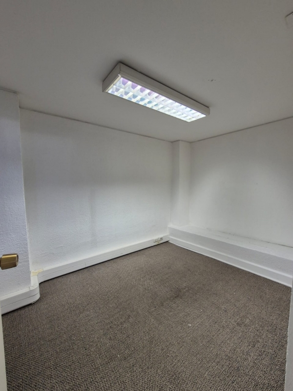 Arriendo Local Comercial Cerca de Plaza de Armas, Talca