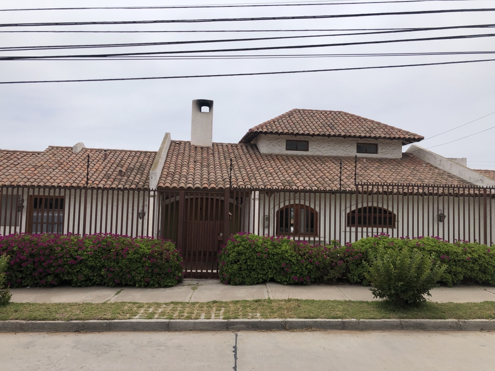 Casa 4D/3B, const 160 m2 /terr.715 m2, San Joaquín