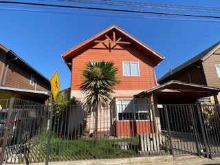 Casa de Dos Pisos, en Villa Valle Alborada