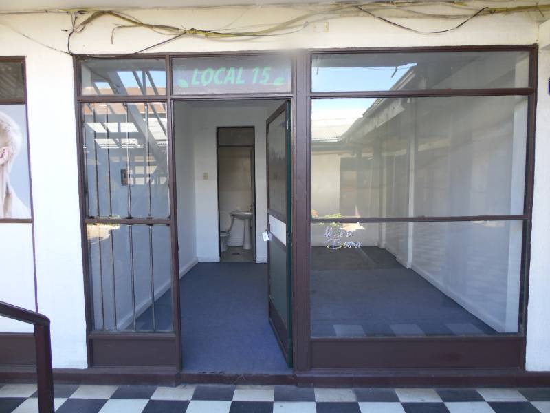 Local comercial en Galería Alee, comuna de Linares.