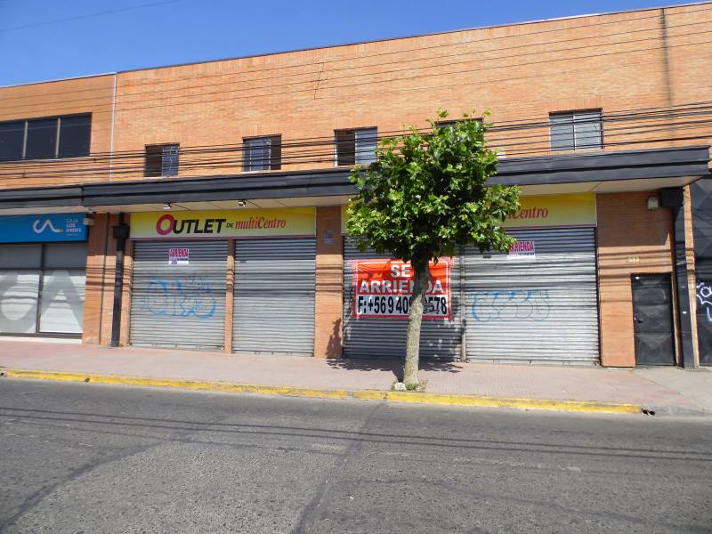 Excelente, céntrico y amplio local comercial 4 cortinas