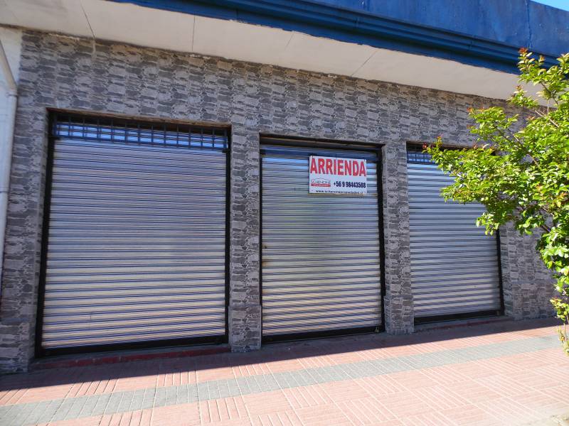 Céntrico  local comerciales, una cortina dos pisos