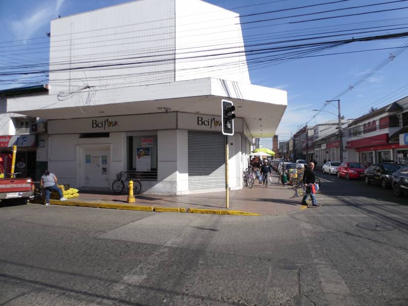Inmejorable ubicación comercial en amplio local esquina